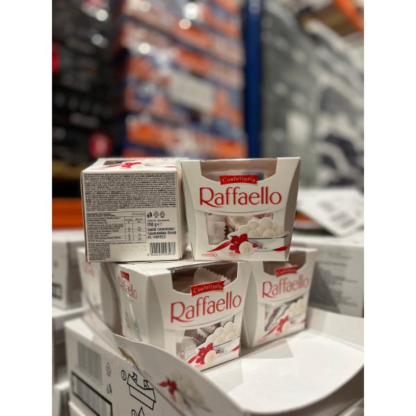 Raffaello з мигдалем та кокосовою стружкою 150 g, Raffaello Kokos Mandelcreme 90 g, Raffaello з кокосовою стружкою 300 g, Raffaello з мигдалем та кокосовою стружкою 230 g, Raffaello з мигдалем та кокосовою стружкою 230 g, Raffaello з мигдалем та кокосовою стружкою 140 g, Raffaello яйце 100 g, Raffaello з мигдалем та кокосовою стружкою 260 g, Raffaello Grand 125 g